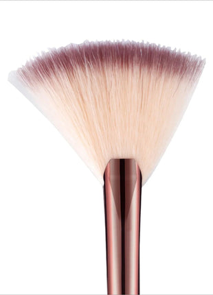 SWISS BEAUTY FAN BRUSH - Makeup Brushes